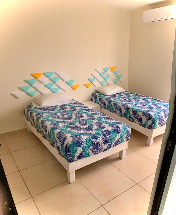 Yellowsub Apartments Cancun Exterior photo